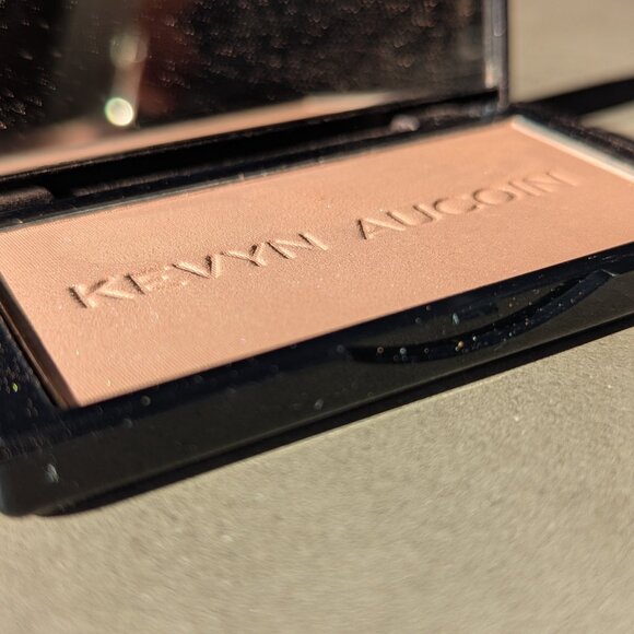 Kevyn Aucoin Beauty | The Neo-Bronzer | Sunrise Light - Picture 11 of 16
